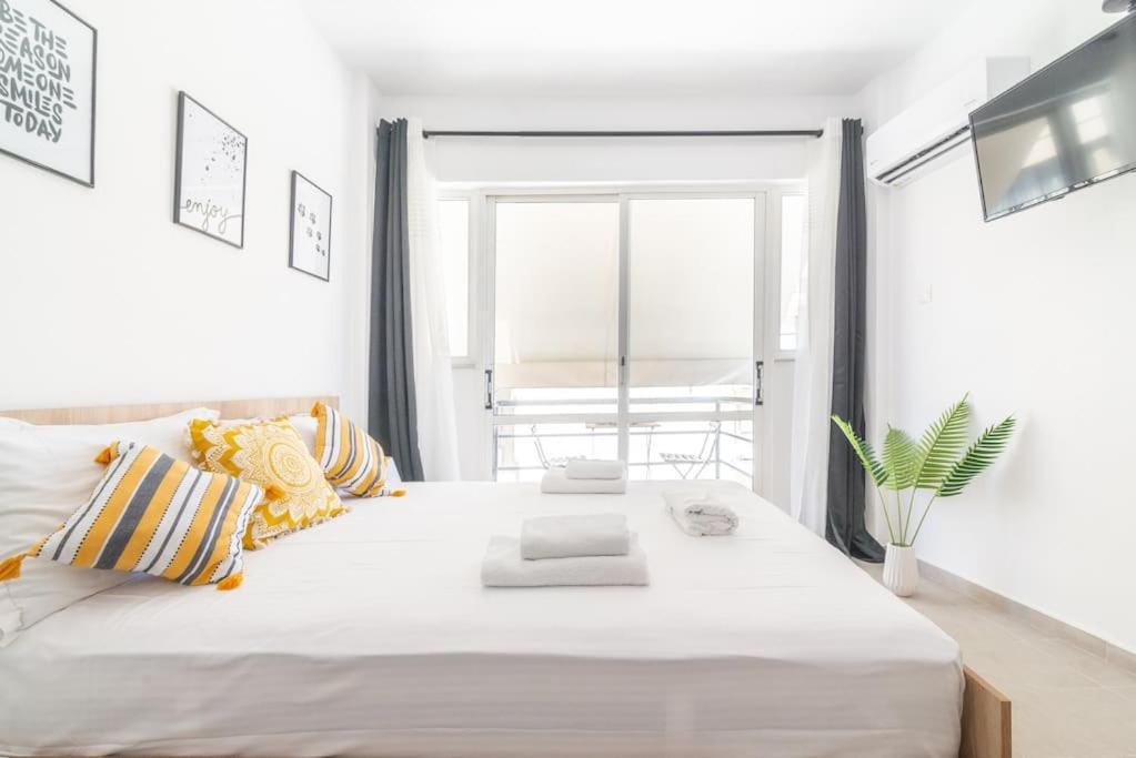 New Studio In The Heart Of City Center 伊拉克利翁 外观 照片