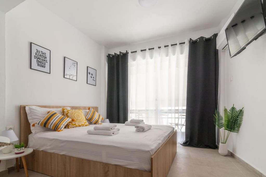 New Studio In The Heart Of City Center 伊拉克利翁 外观 照片